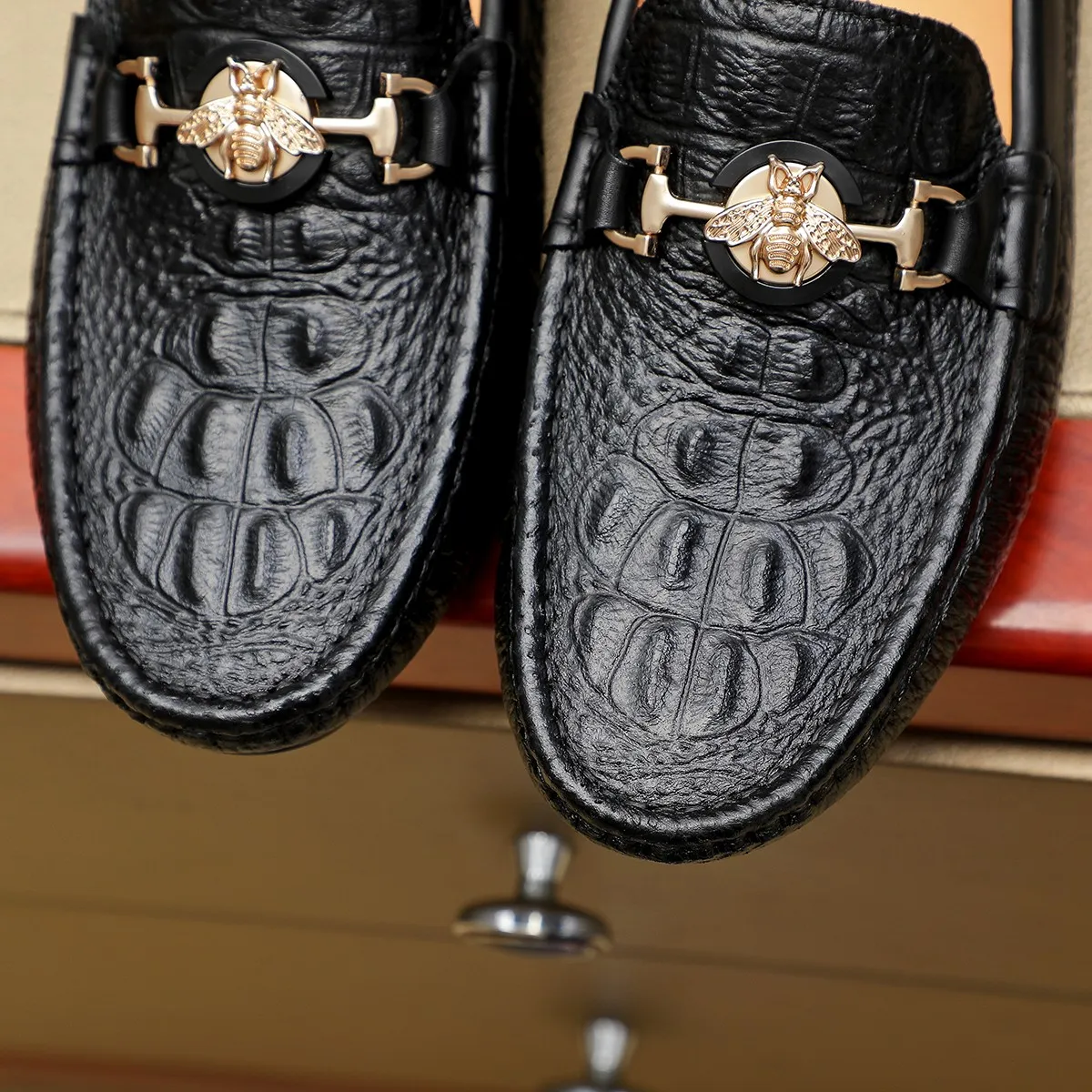 Men's shoes 💰360💰💰GUCCI Gucci official website synchronizes the latest model 🛃The upper is made of imported cowhide, 🐷leather lining, rubber outsole, 🎩🎩top-notch handcrafted workmanship with fine stitches and threads🔍definitely satisfy those perfectionist men who pursue high luxury quality 👏 Colors available! Code number 38-45 Large quantity in stock